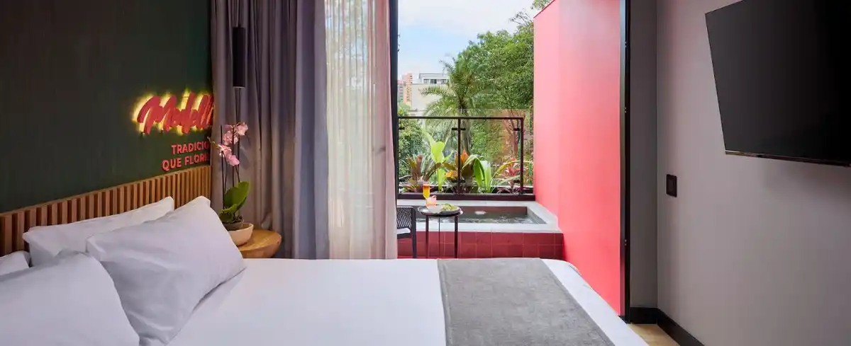 Habitación Signature Bath Calle Flora Hotel