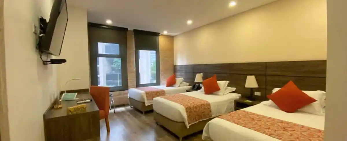 Habitaciones familiares y opciones amplias en EcoHub Hotel Medellín