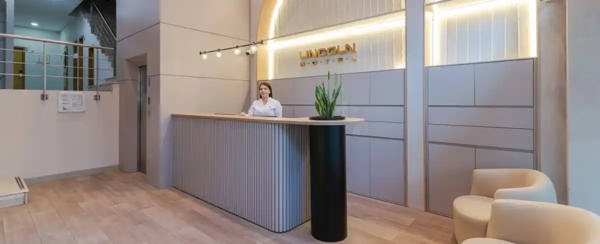 Zona húmeda del Hotel Lincoln en Laureles Medellín