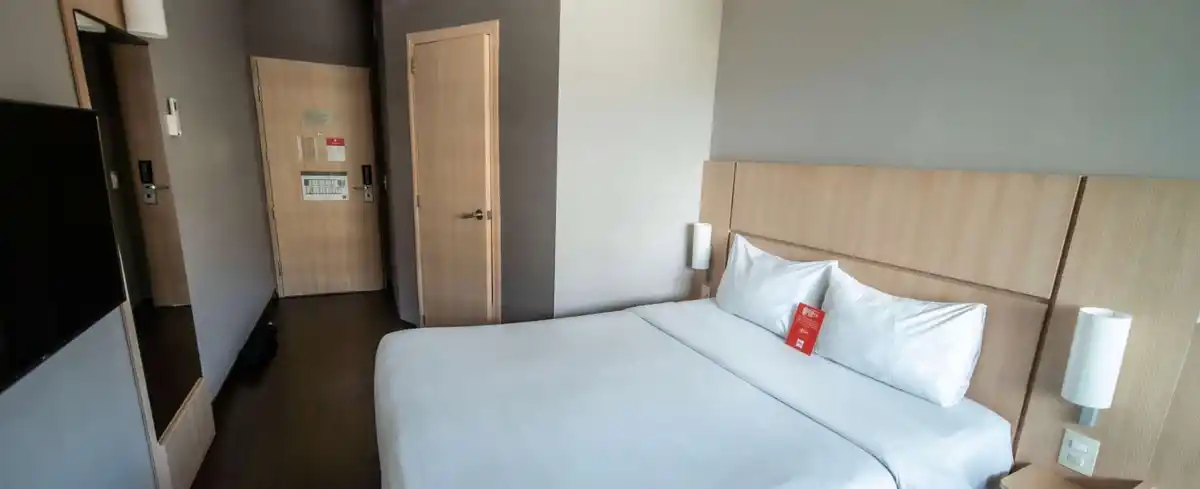 Habitación ibis Medellín con cama doble