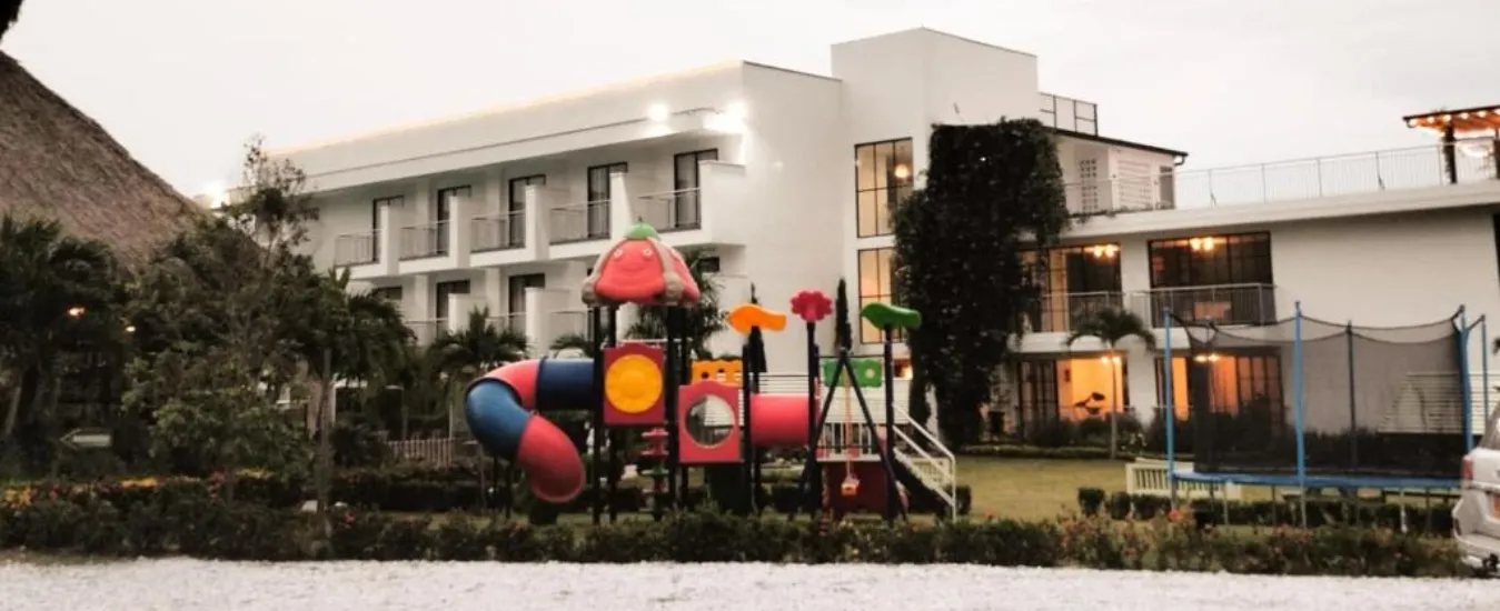 Escapada cerca de Hacienda Nápoles desde Hotel Arbóreo