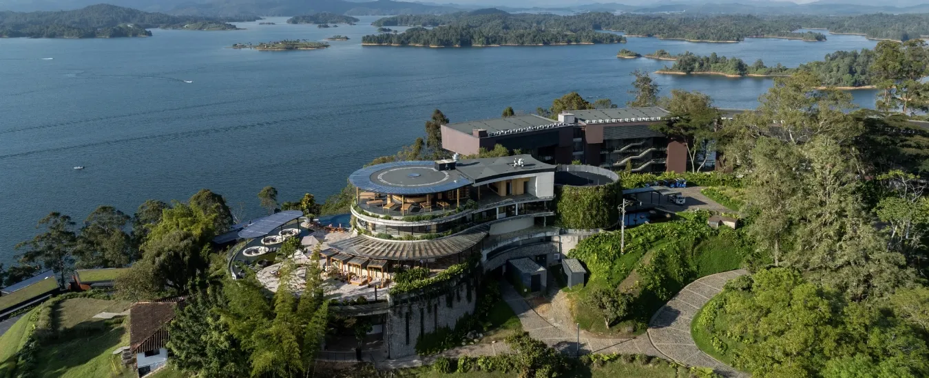Hotel The Brown Guatapé con vista al embalse