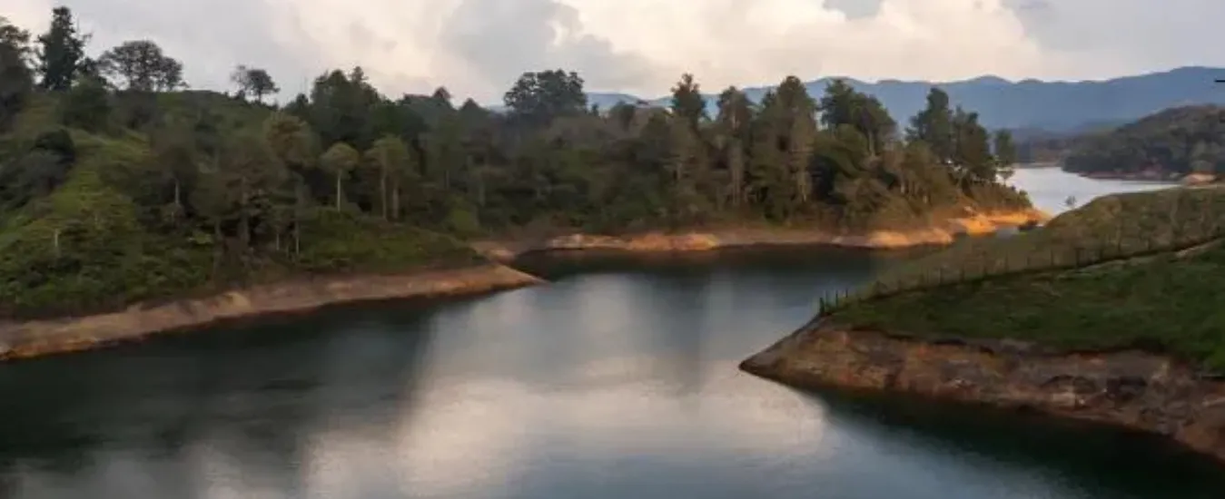 Vista al lago desde chalet en Guatapé