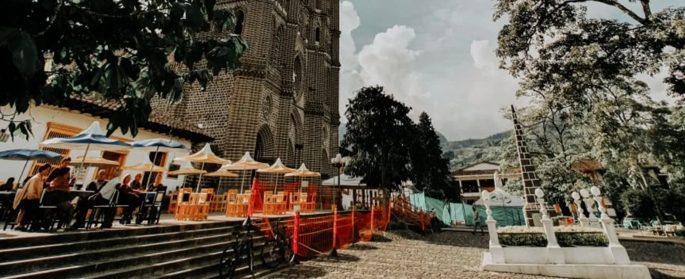 Parque y Basílica de Jardín Antioquia cerca al hotel