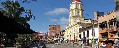 Tour de gastronomía y cerámica en Caldas