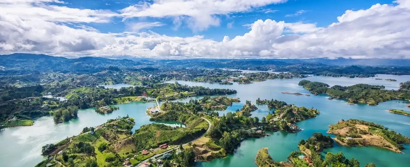 Tour a Guatap desde Medellin