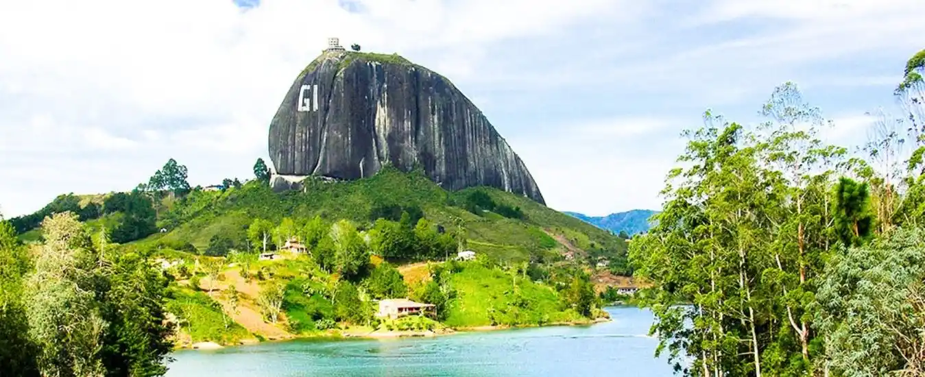 Tour a Guatap desde Medellin