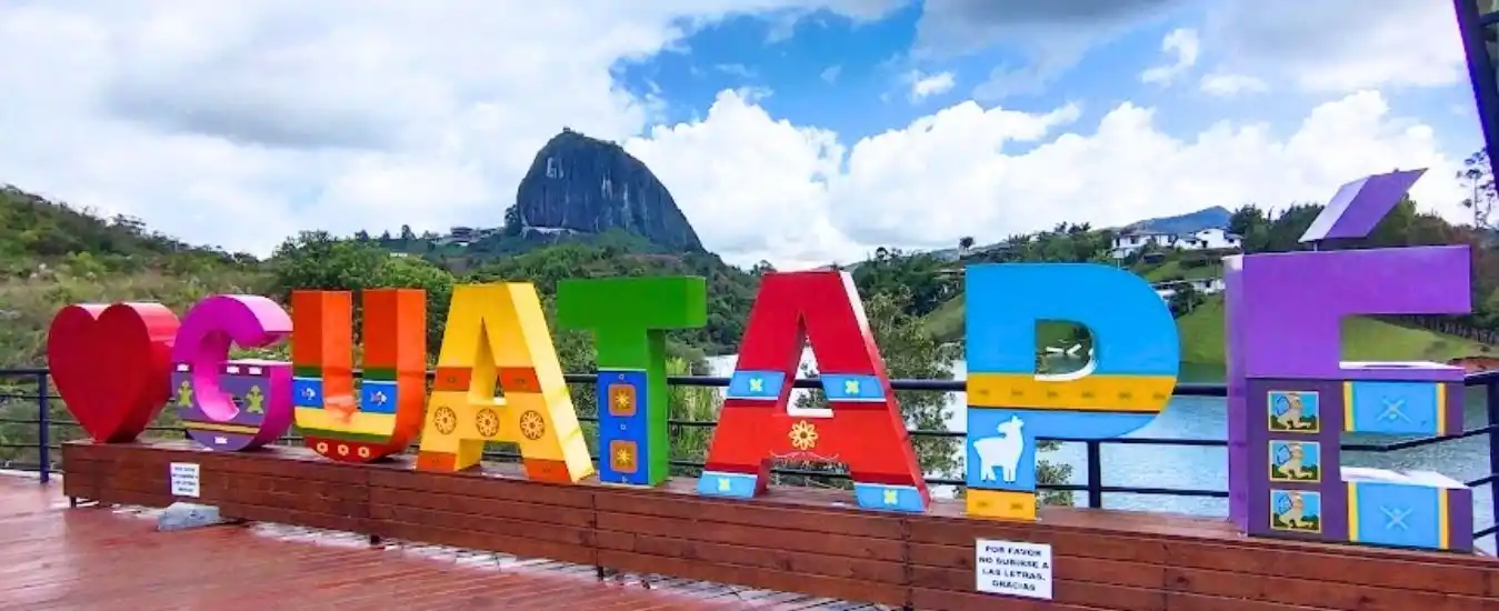 Tour a Guatap desde Medellin